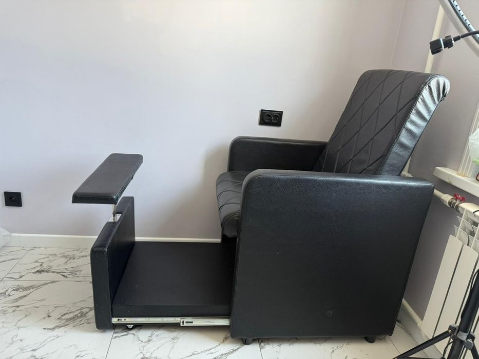 Продаю педикюрное кресло