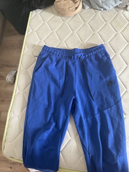 Продавам nike tech fleece