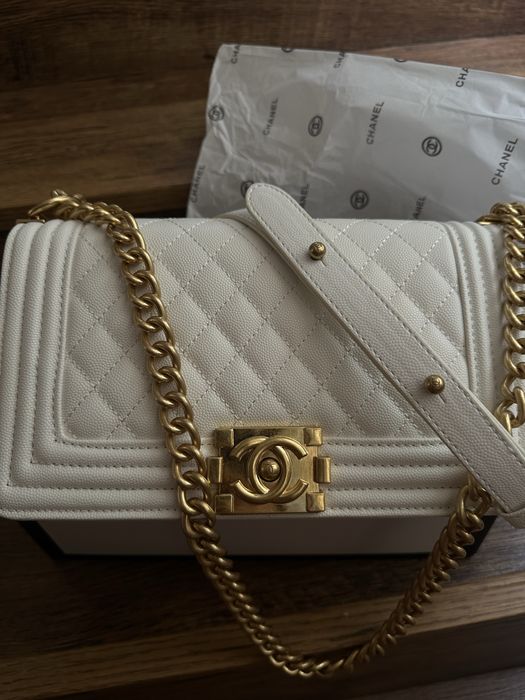Chanel чанта бяла