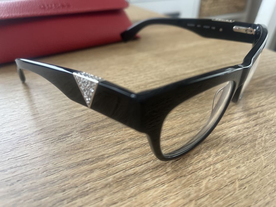 Диоптрични рамки Guess