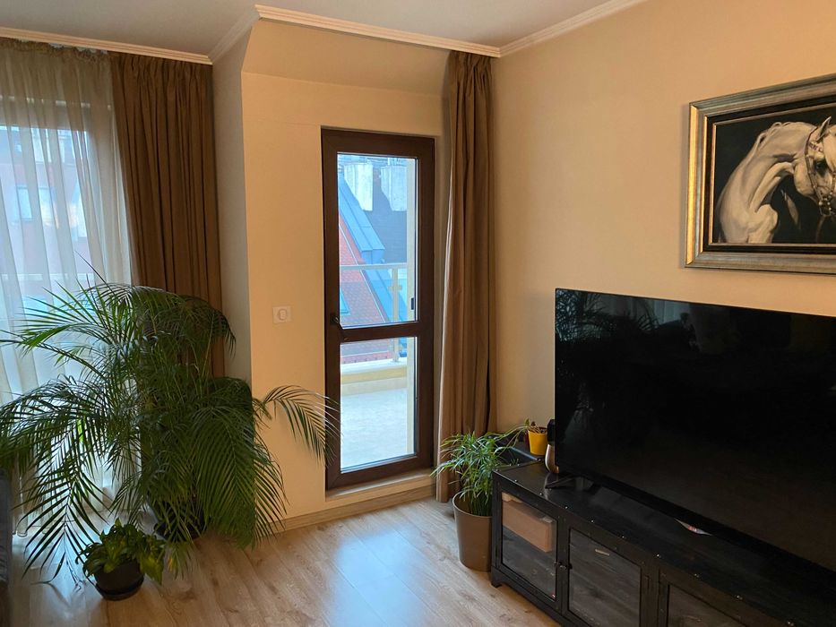 Дава се под наем Тристаен апартамент в София, Хиподрума - 98 кв.м за 897.6 € - Снимка #1