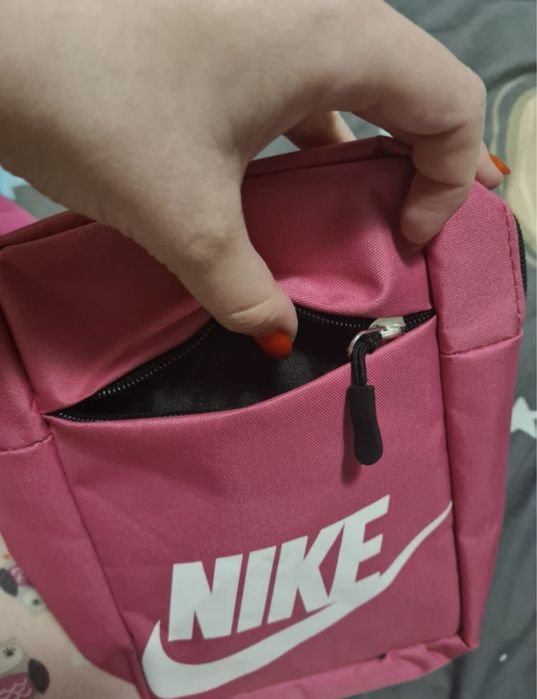 Малка Чантичка Nike