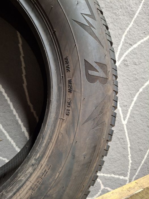 235 65 18 Bridgestone DOT 2019 iarna NOI
