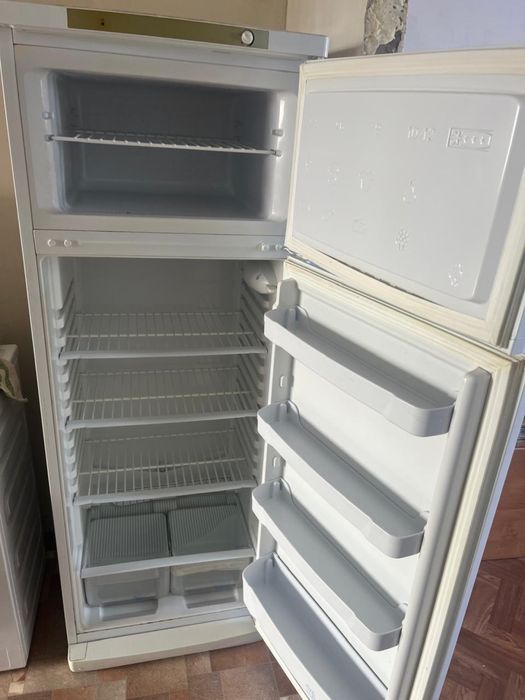 Продам холодильник Indesit