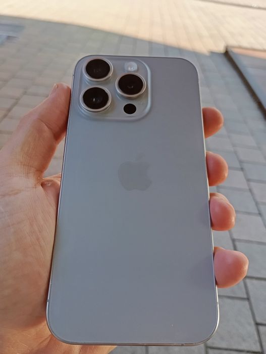 Айфон 15про в хорошем состоянии