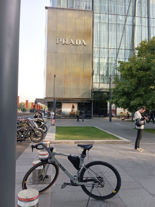 Продам шосейный велик Jeep