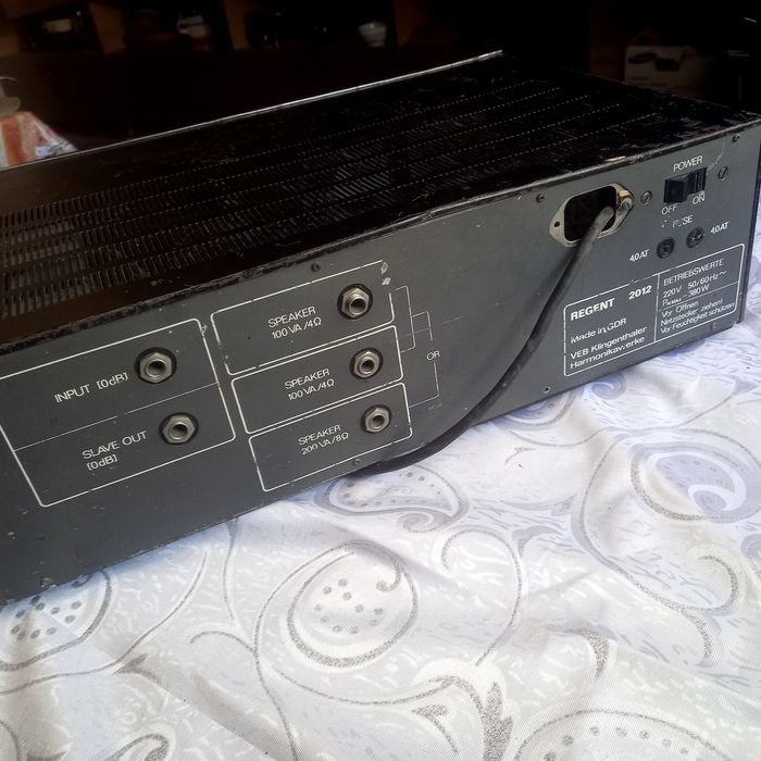 Продаётся усилитель и две колонки