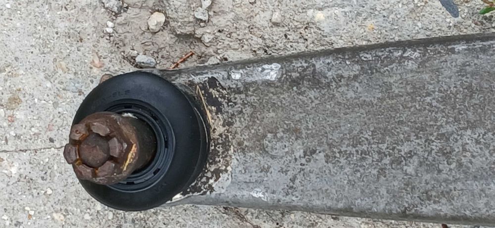 Предни носачи за Honda Civic 8 gen.