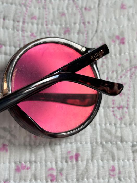 Страхотни слънчеви очила Guess