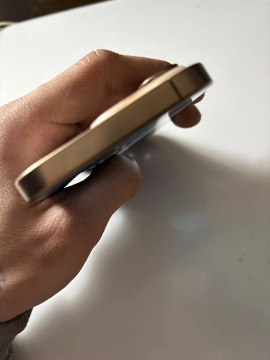 Продам айфон 16 про