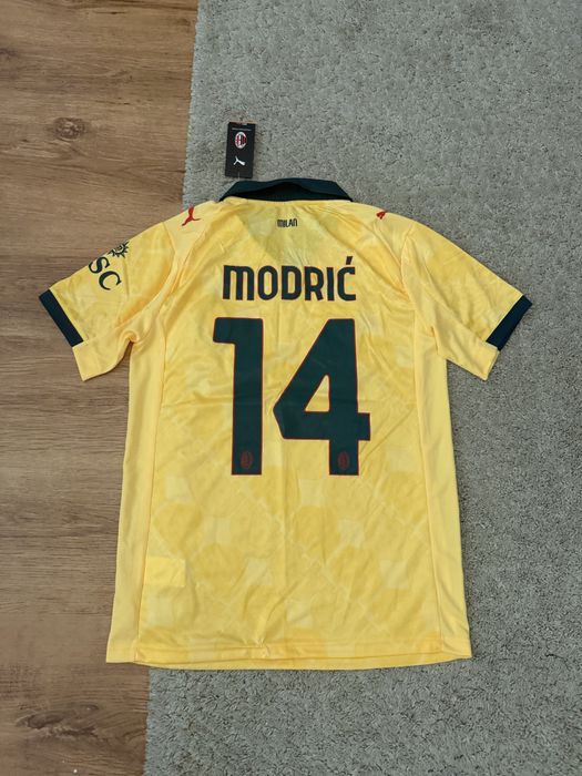 Tricou Modric.