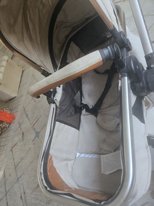 Коляска ,б/у қымбатқа алынған