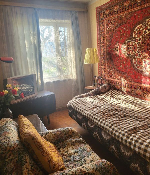 метро Буюк Ипак Йули, Чайхона Салом, 77 серия