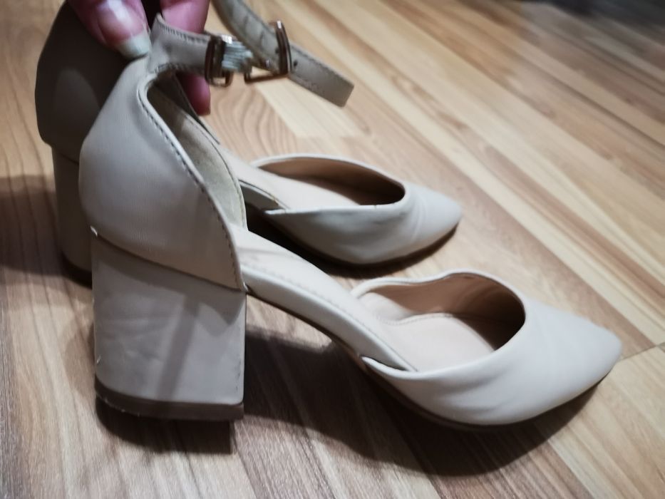 Pantofi eleganti si comozi 36
