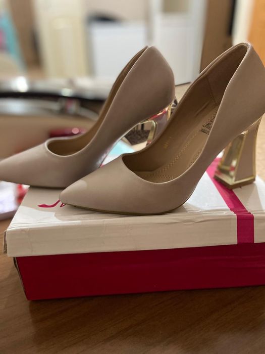 Туфли женские каблук