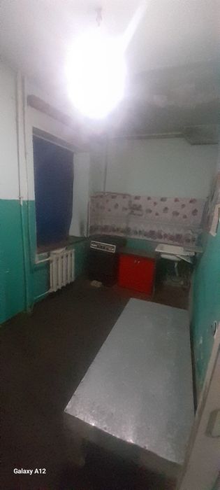 Kvartira sotiladi Navoiy shahar Detiskiy balnisa yonida Pedinustut old