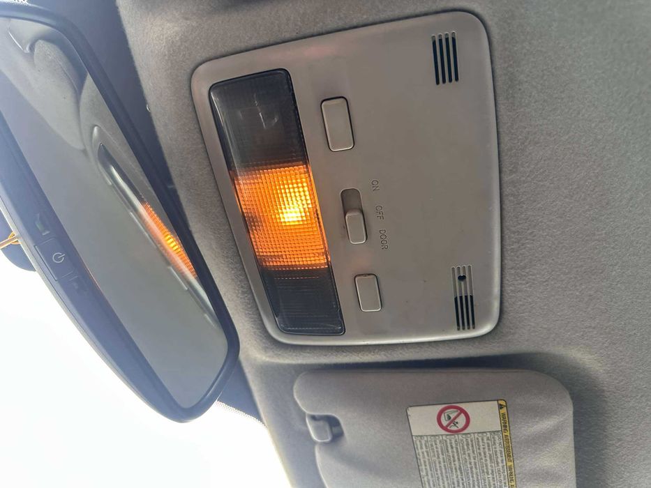 Плафон за // Toyota - Avensis - Corolla Verso // 2003-2009