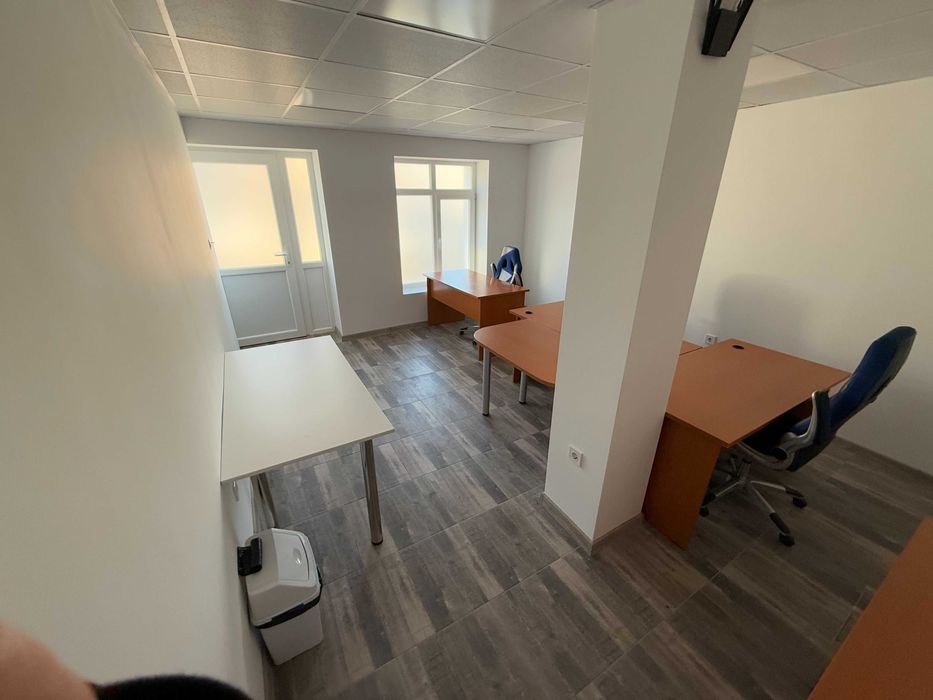 Дава се под наем Офис в Габрово, Център - 25 кв.м за 178.5 € - Снимка #5