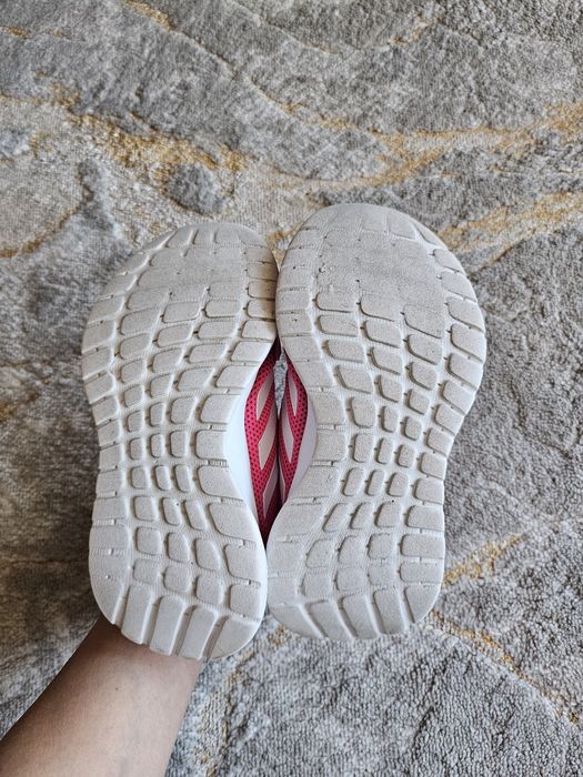 Детски маратонки 30 лева общо - adidas и декатлон