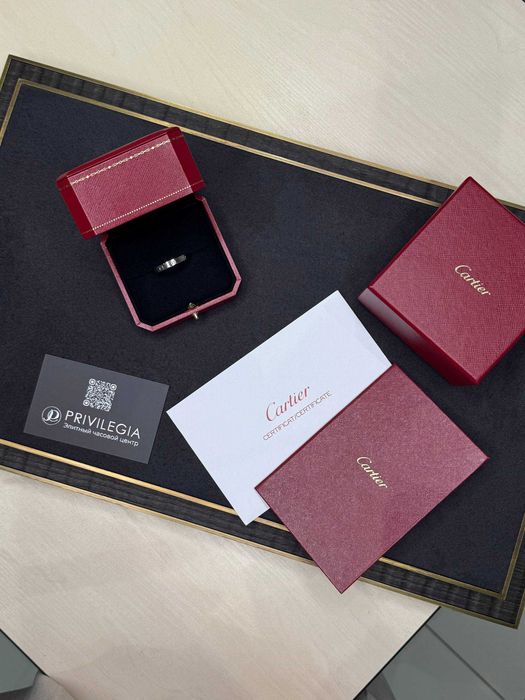 Кольцо Cartier Love small model white gold