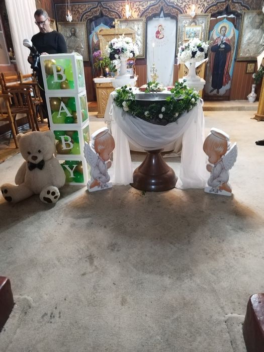 Închiriez  decor nunti ,botezuri
