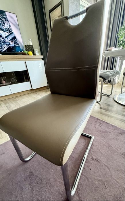 4 броя трапезен стол еко кожа цвят лате и бяло 30 лв