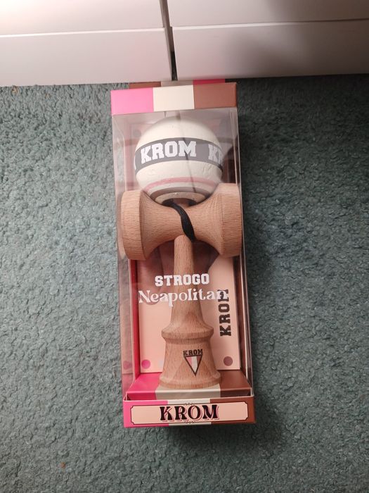 Kendama Strogo Neapolitan Vanilla