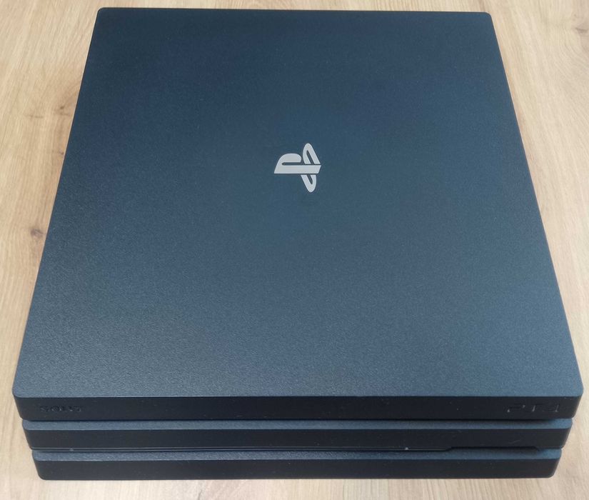 PlayStation 4 PS4 Pro 1TB SW 11.00 + GoldHEN + 3 джойстка + 15 игри