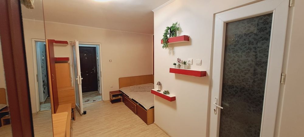 Garsoniera de închiriat