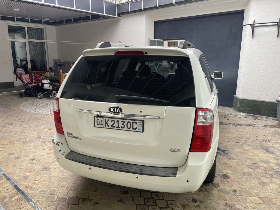 Срочно продаю Kia carnival автомат