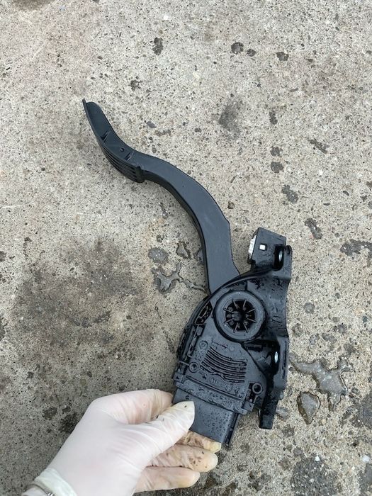 Pedala acceleratie Volvo XC60 S60 V60 31329058