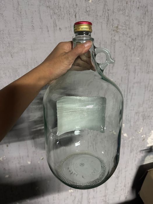 Продам 5 литровые бутылки !