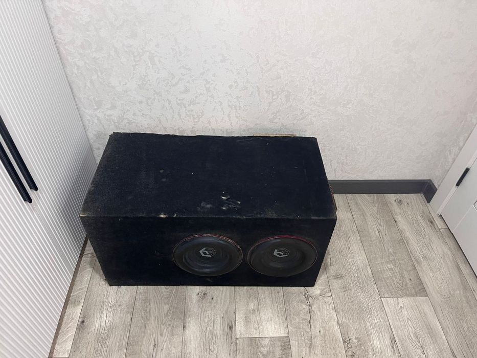 Автомобильный сабвуфер