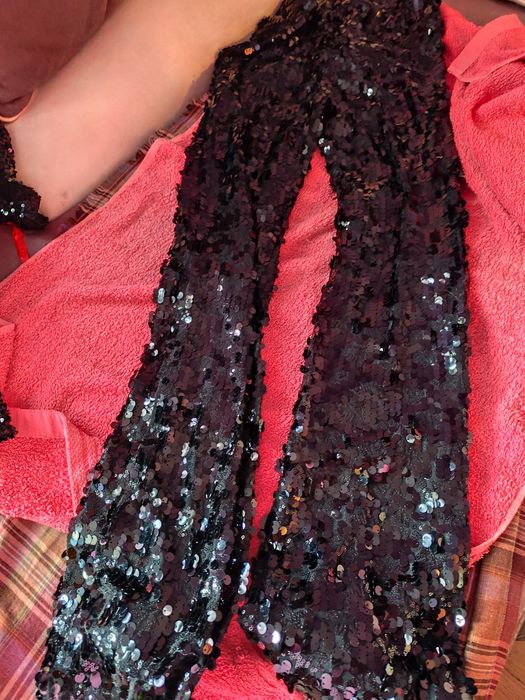 Дамски паетен панталон черен