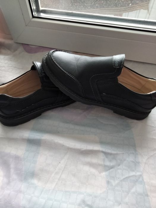 Продам детские туфли