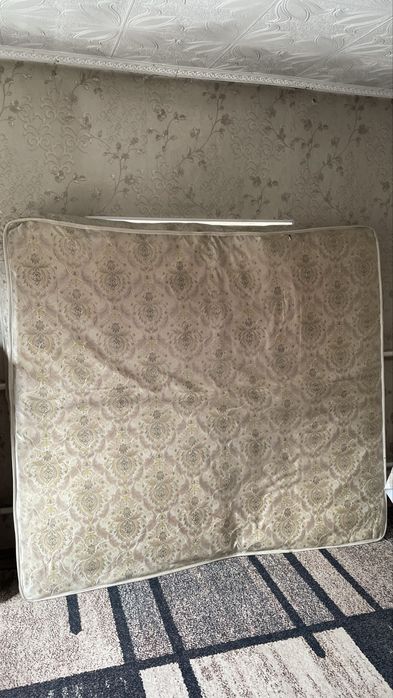 Большой постельный матрас