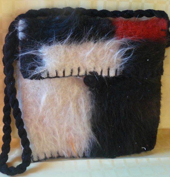 Битови торби /чанти/ от козя и овча вълна за туризъм и фестивали