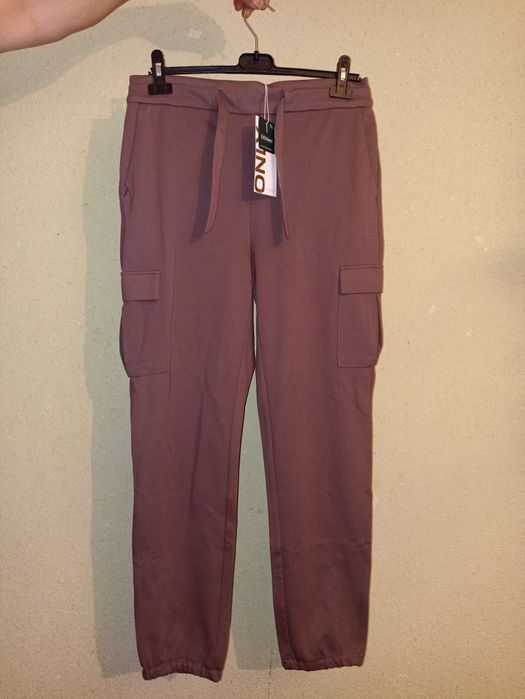 Vand adidasi ,geaca  si pantaloni