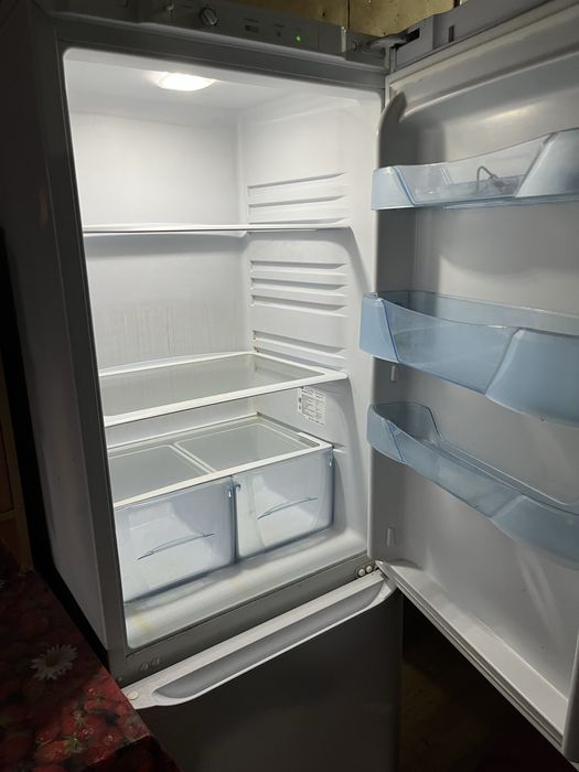 Продам холодильник