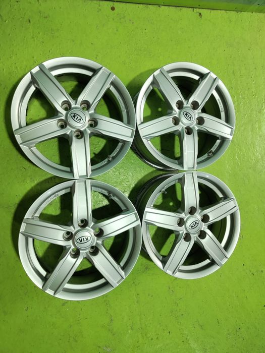 16 5x114.3 Kia Hyundai лети джанти 5х114.3