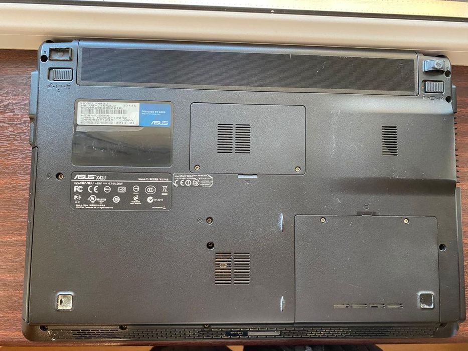 Продаю ноутбук lAsus  на запчасти