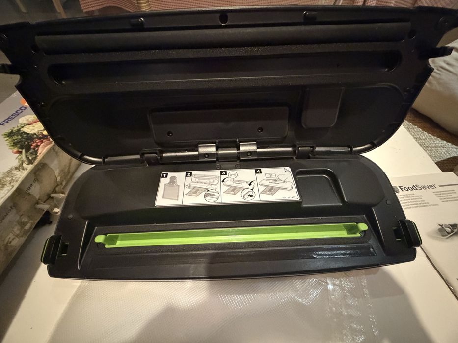 Aparat de vidat FoodSaver plus rezerve