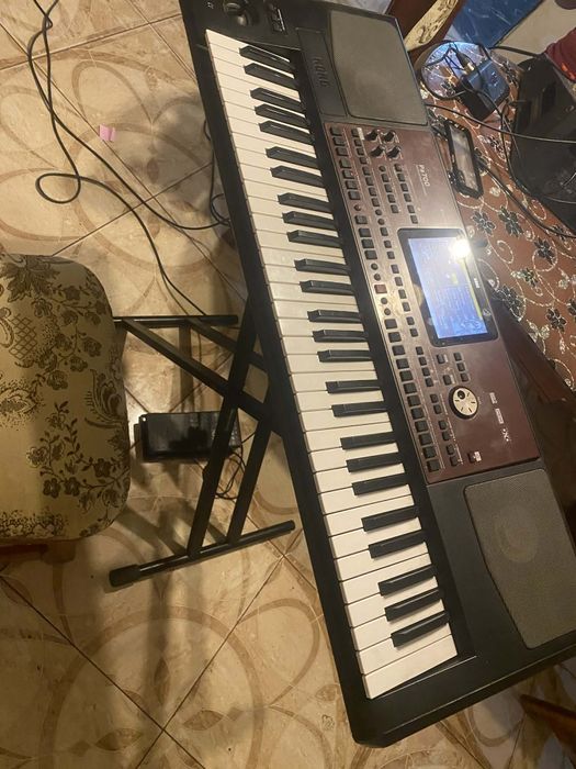Orga Korg pa 700