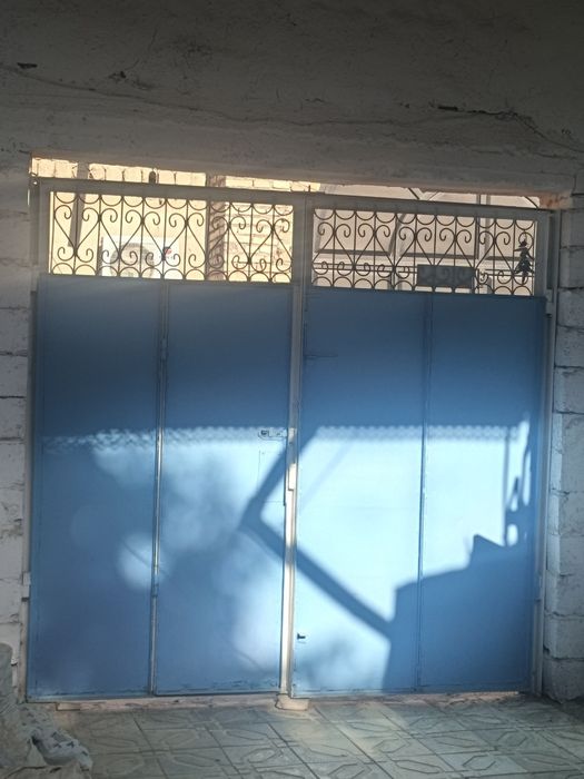 Дарвоза ва акфа сотилади