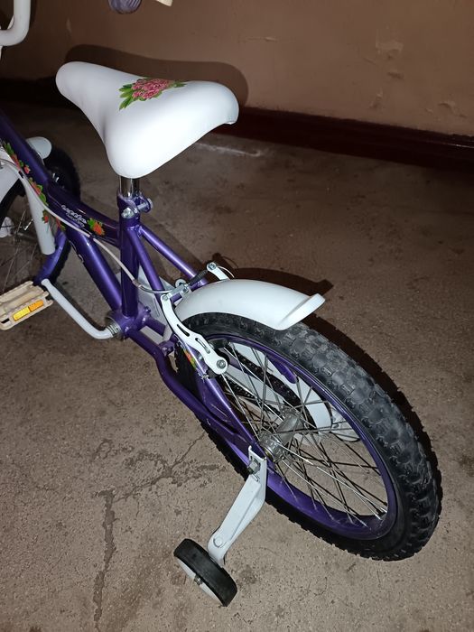 Bicicletă de fetiță 5-7 ani