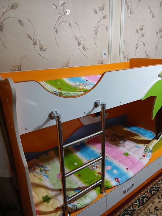 Двухэтажный кровать с шкафом для детей