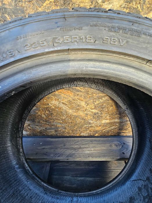 2 Anvelope 235 45 18