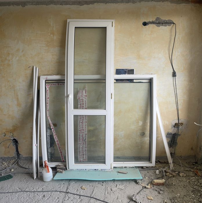 Продавам алуминиева врата и прозорец