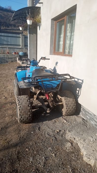Vând atv pentru piese de 250 cc