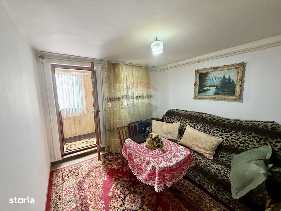 Casă cu teren si demisol In Tifesti